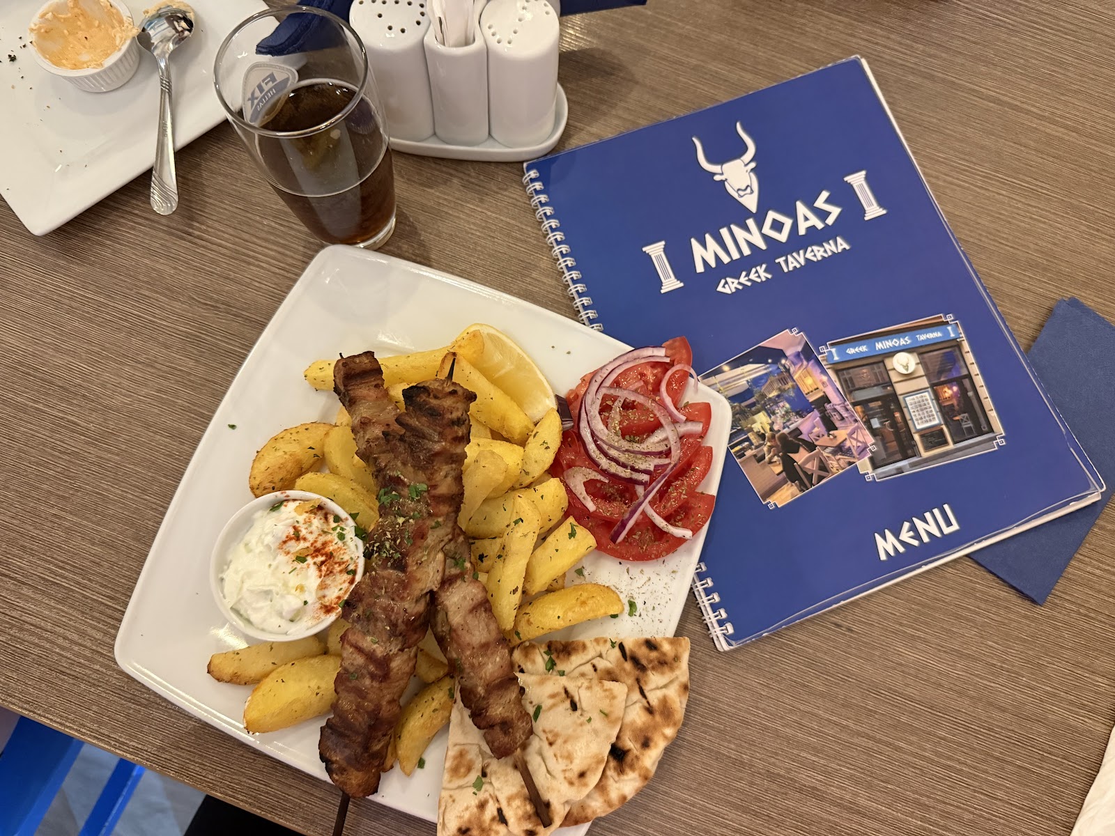 Menu i grecki talerz